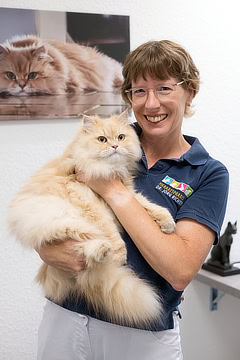 Dr. Anna-Katharina Hennig